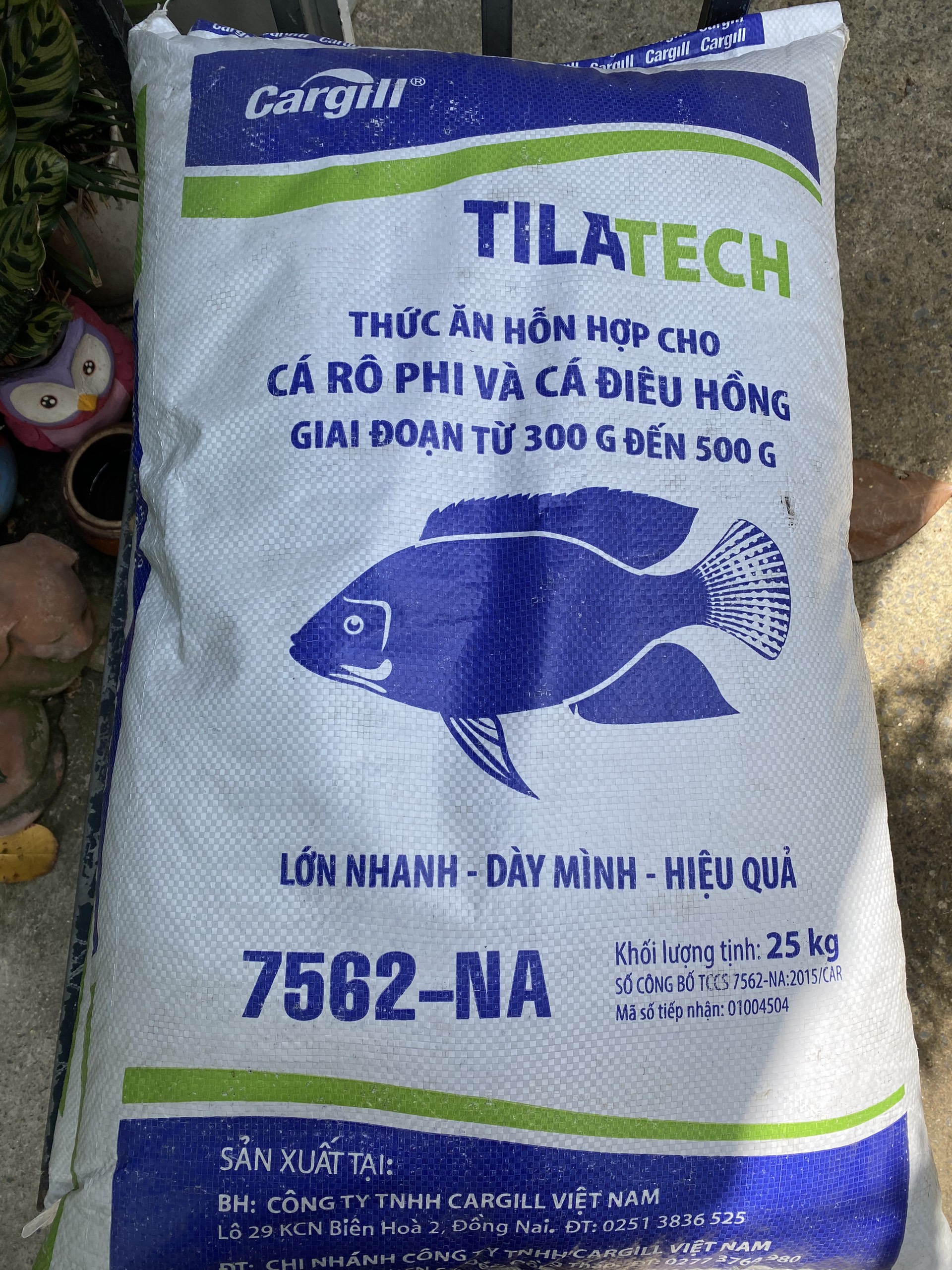 1kg Thức ăn hỗn hợp Cargill 7562 NA size 3-4mm dành cho cá có vảy giai đoạn từ 300g - 500g