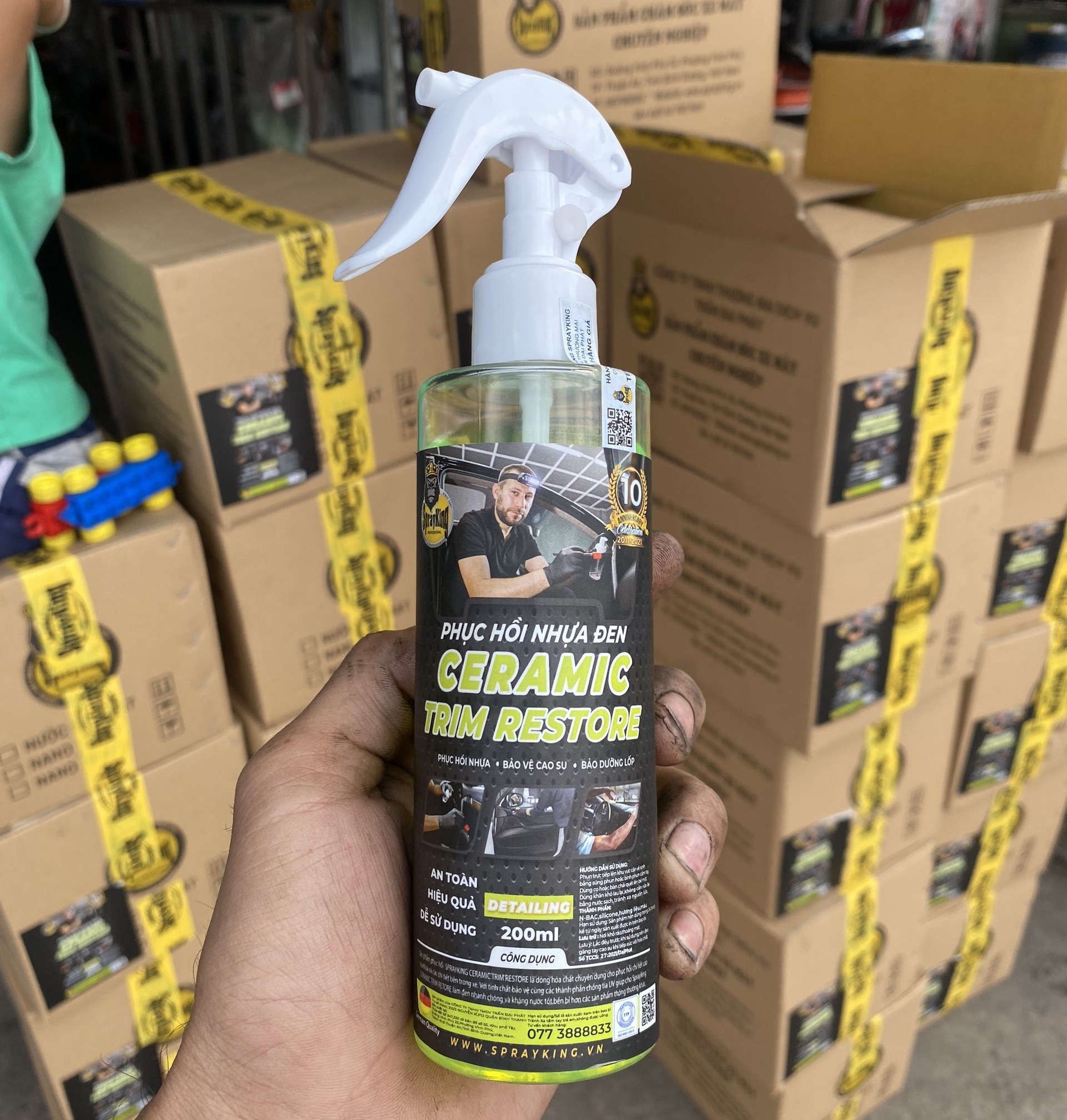 Phục hồi nhựa đen Sprayking Ceramic 200ml, sảm phẩm phục hồi nhựa, bảo vệ cao su, bảo dưỡng lốp chuyên nghiệp