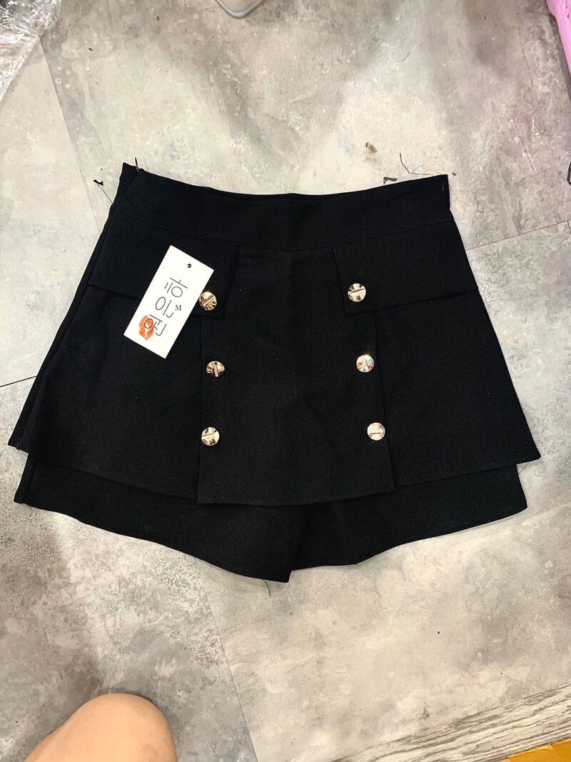 Chân váy khuy 2 tầng
