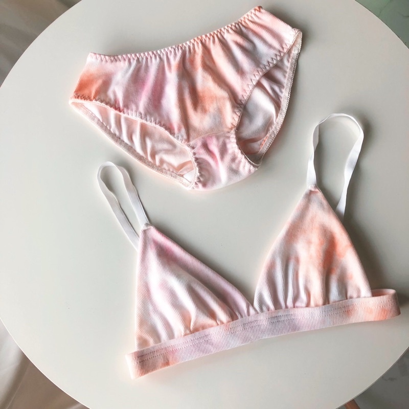 Bộ đồ lót áo bralette tam giác hồng loang dễ thương