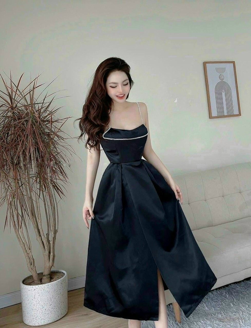 Đầm tapta chẻ tà phối cườm đá sang trọng
