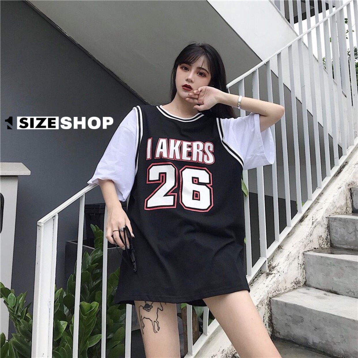 Áo thun tay lỡ form rộng phối tay áo bóng rổ số 26 cổ tròn màu đen đỏ 1sizeshop
