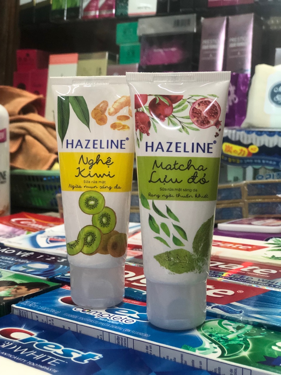 SỬA RỬA MẶT HAZELINE NGHỆ KIWI NGỪA MỤN SÁNG DA