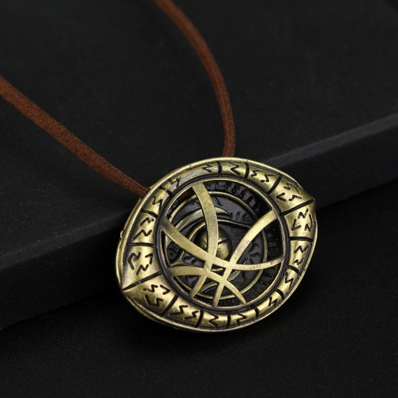 NEW DOCTOR STRANGE Dr Eye Of Agamotto Necklace Amulet Glow in the DARK  Cosplay £7.99 - PicClick UK
