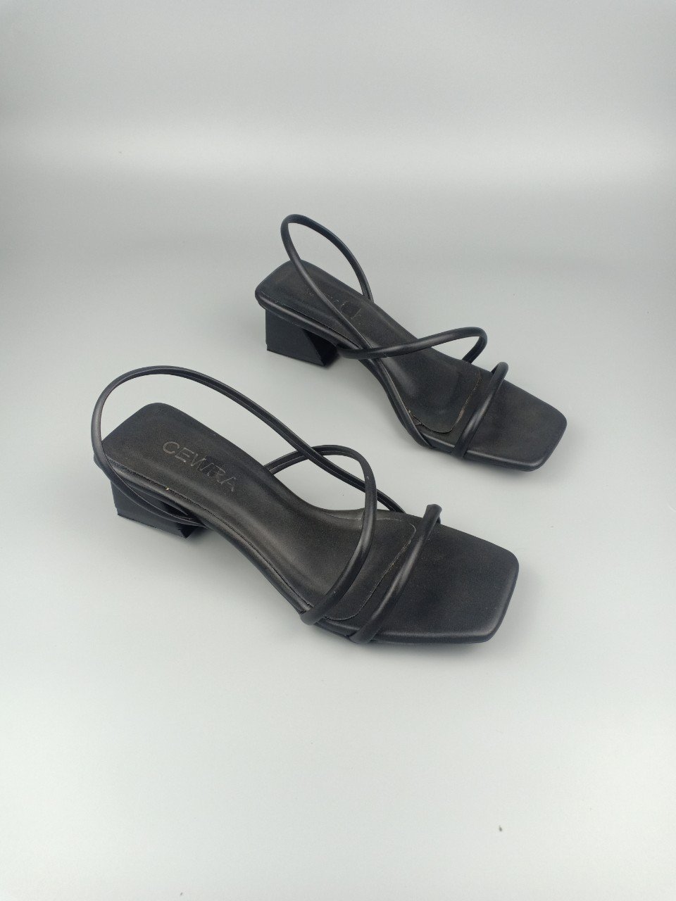 Giày sandal cao gót vuông 5cm dây mảnh