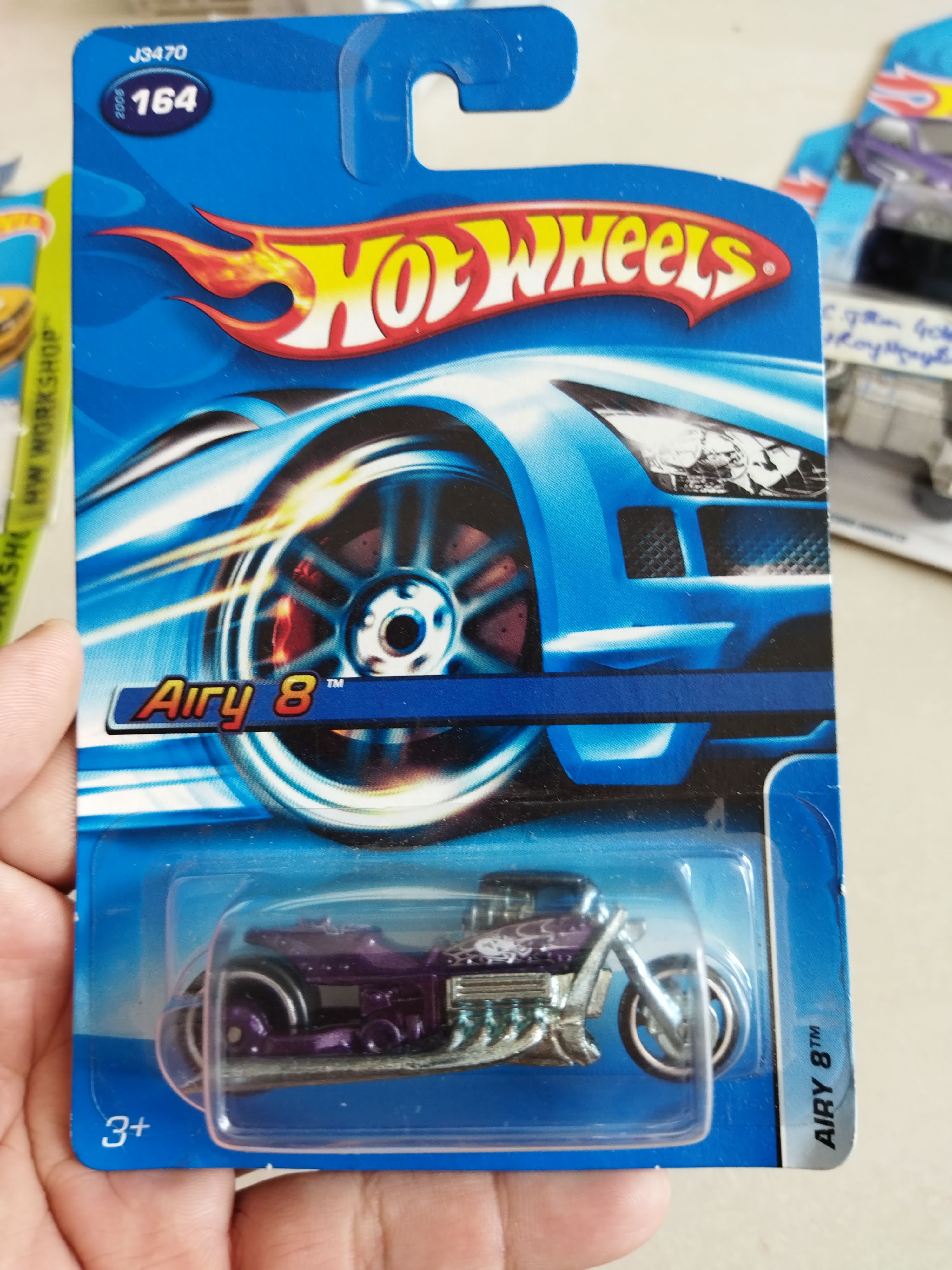 Xe Mô Hình Chính Hãng HotWheels - Airy 8TM (xe cổ sản xuất năm 2005)