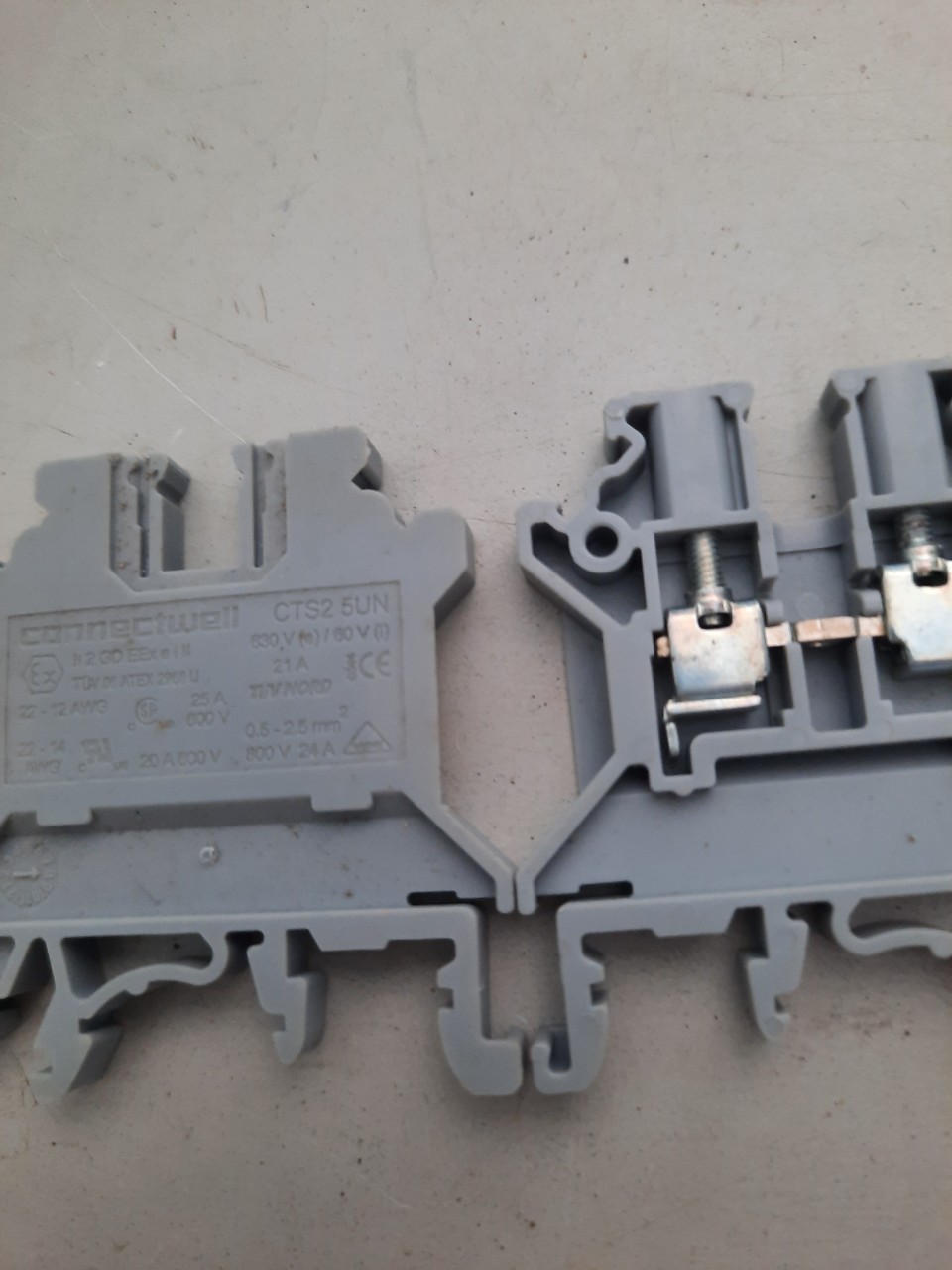 CẦU ĐẤU DÂY DOMINO TÉP - 4mm2 -16mm2 CONNECT WELL - ẤN ĐỘ