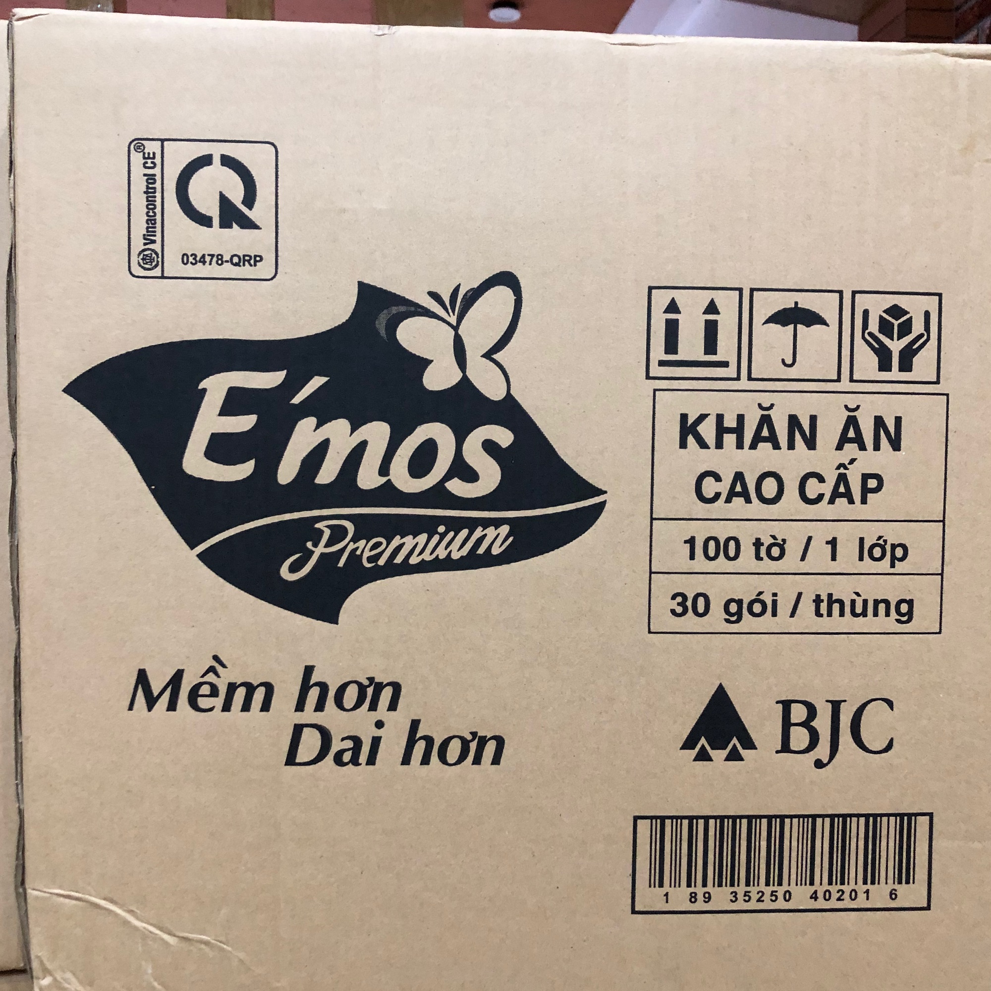 1 thùng 30 bịch giấy ăn vuông Emos 100 tờ khổ lớn 33x33cm