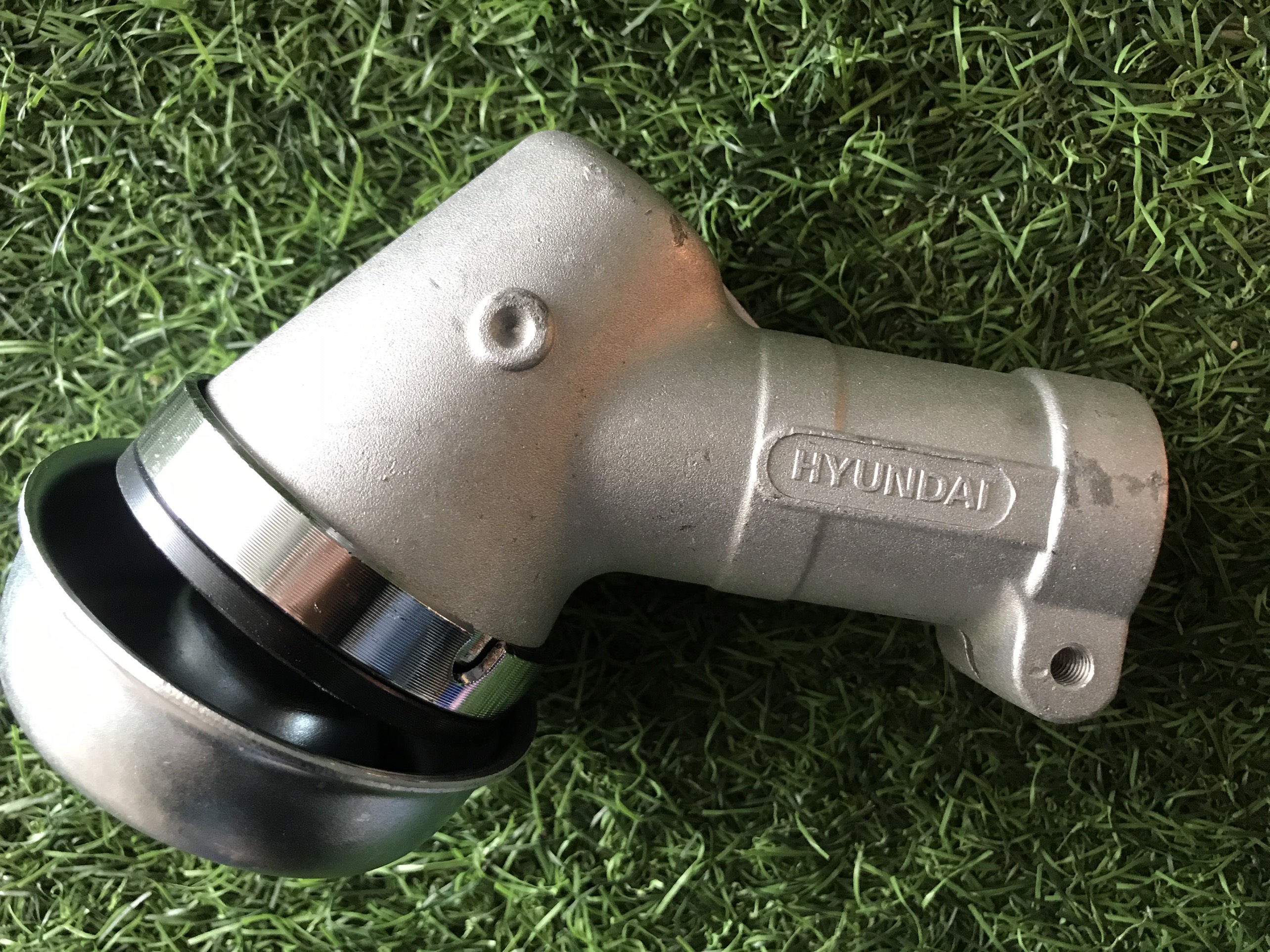 Đầu bò máy cắt cỏ cần 28mm 9 khía chính hãng Hyundai