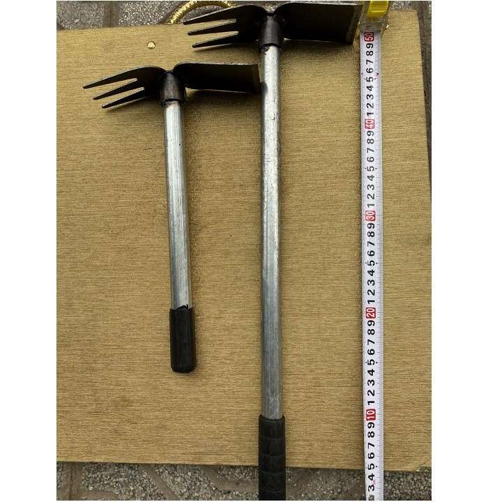 Cuốc cào xới đất có cán 50cm-30cm