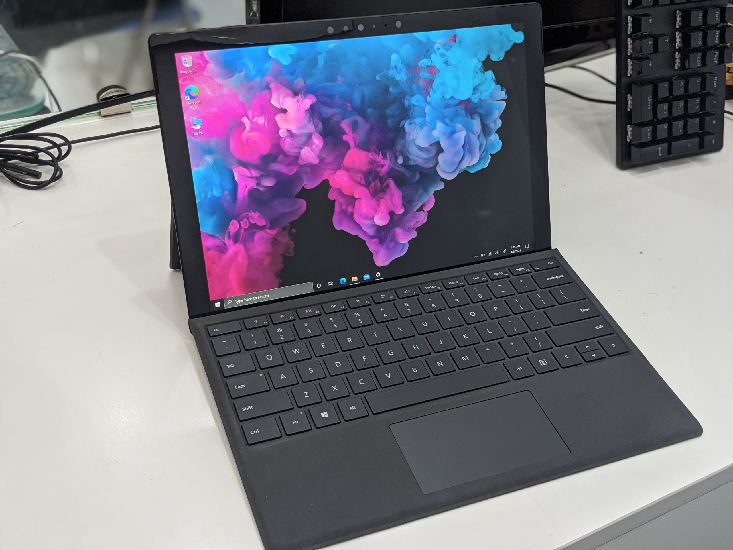 Máy tính bảng microsoft surface pro 6 | màn hình 12,3icnh 3k, ram 8gb ssd 256gb, windows 10 pro | kèm type cover chính hãng