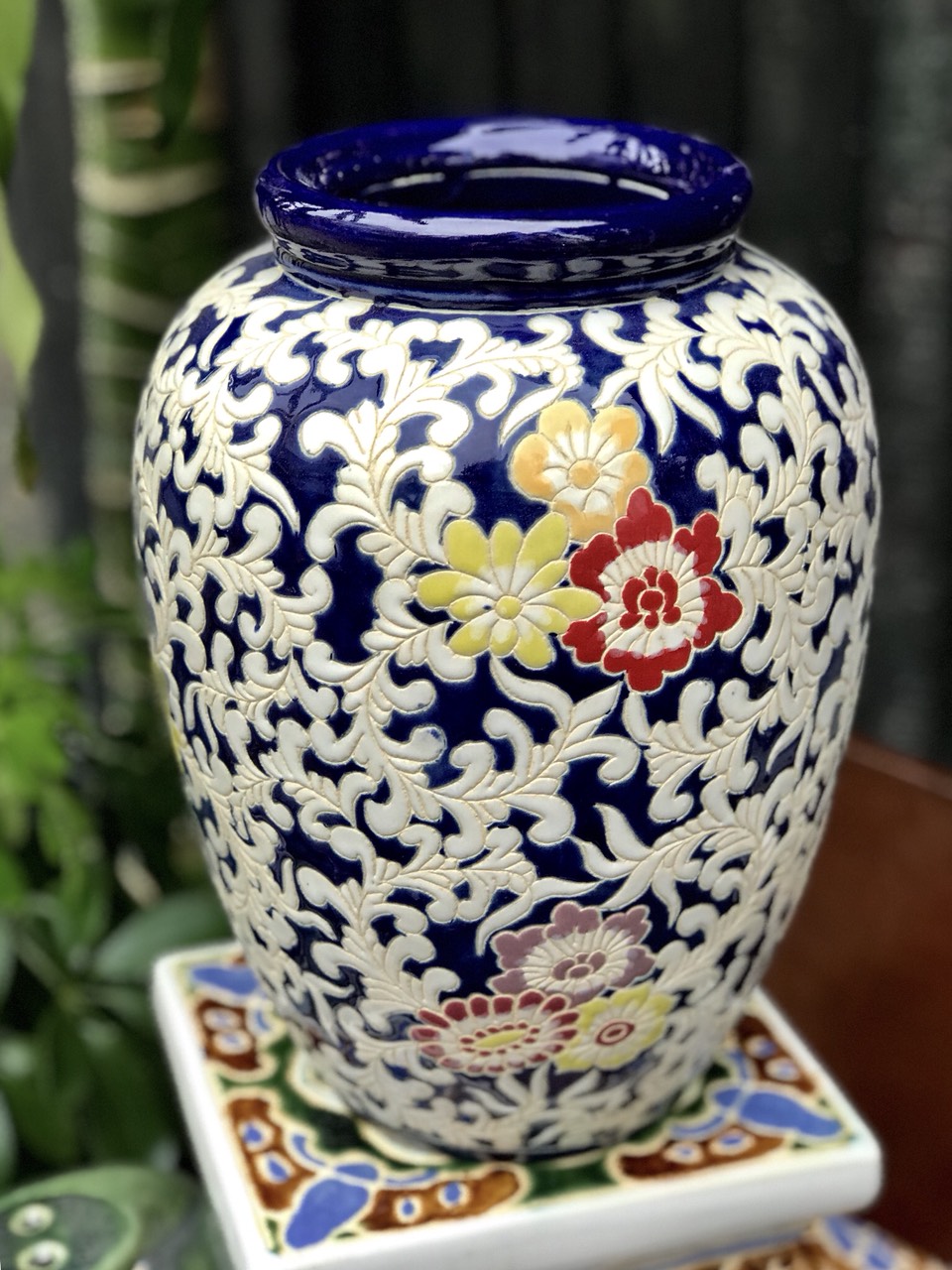 Bình hoa dây lá xanh dương gốm sứ Nam bộ