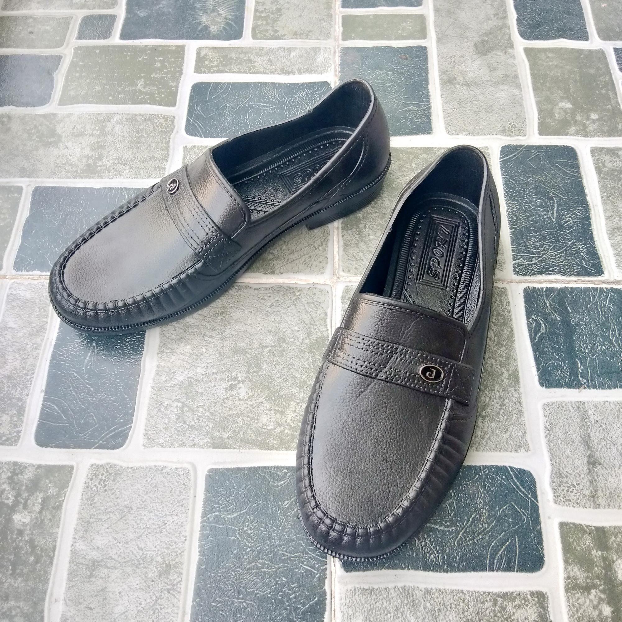 [HCM]Giày nam nhựa dẻo đúc mềm dẻo êm chân.