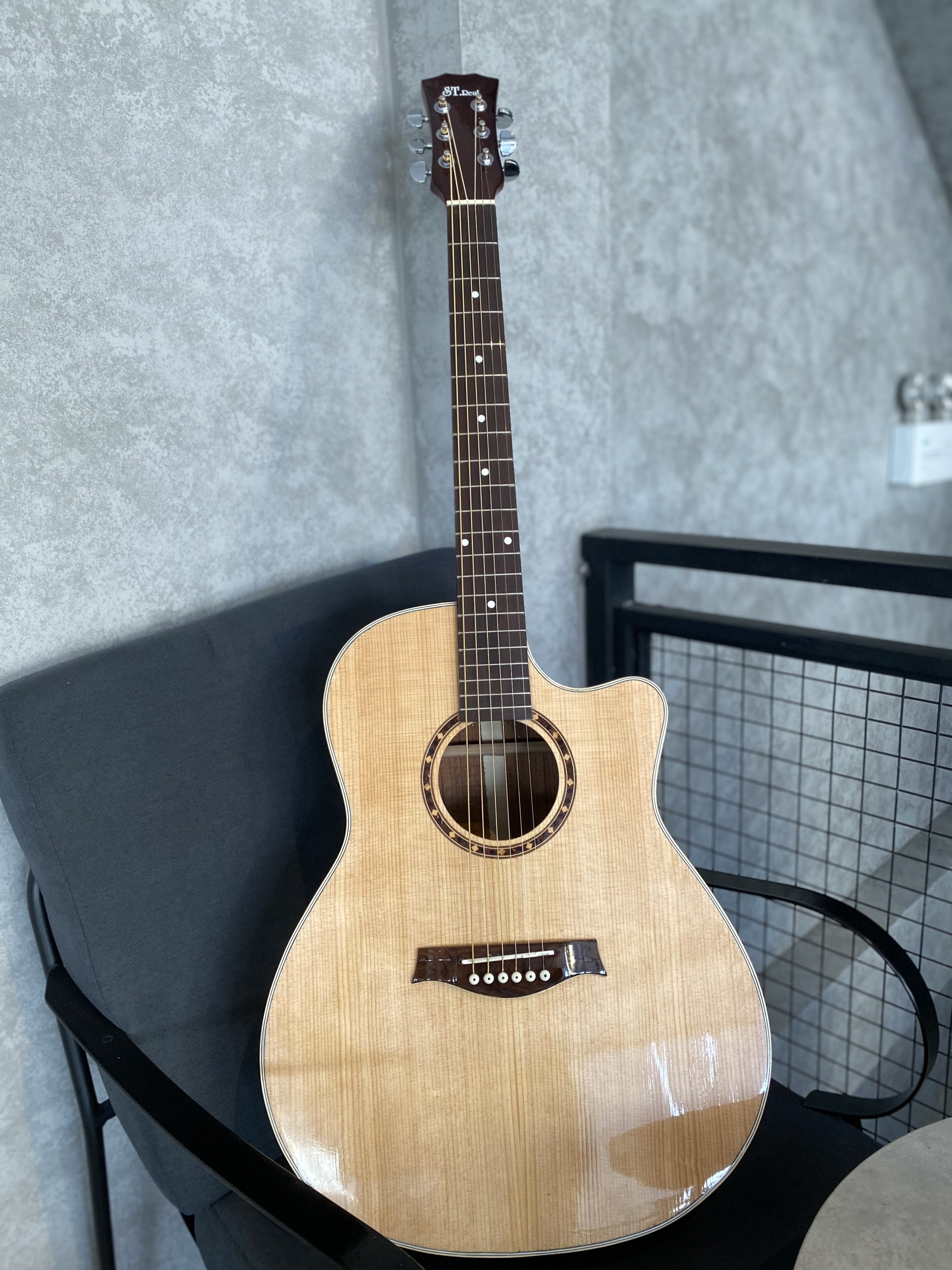 (Miễn Phí Ship) Đàn Guitar Acoustic gỗ hồng đào mặt thông có lắp EQ Met-B12 tặng kèm 7 món phụ kiện BẢO HÀNH 3 NĂM