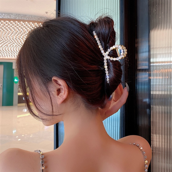 Kẹp tóc hàn quốc càng cua đính ngọc đính đá tiểu thư umi b526