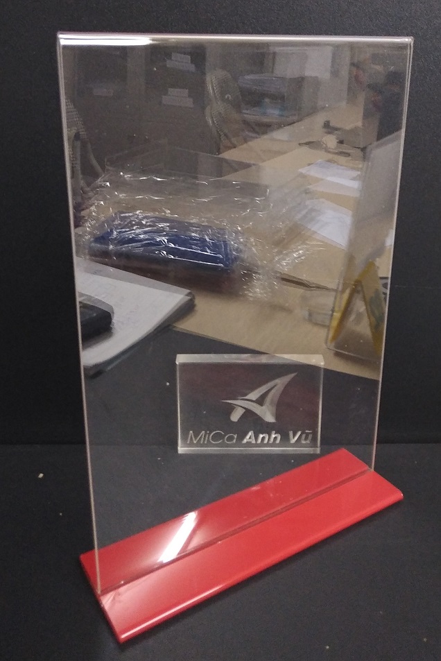 Kệ menu thực đơn mica A4 để bàn nhiều màu đế - VN