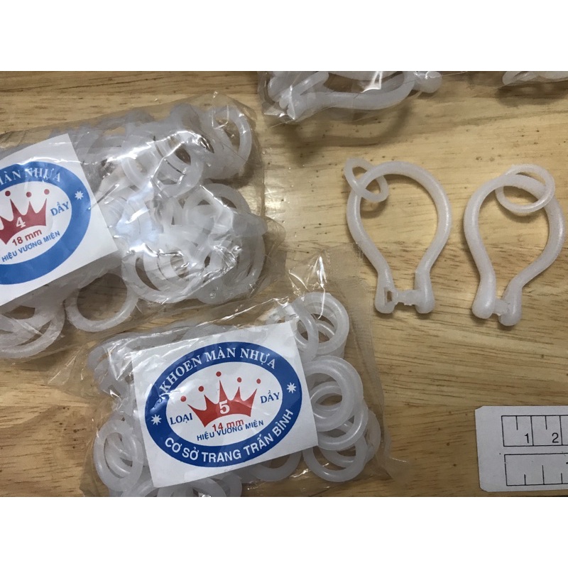 Khoen rèm, khoen tròn nhựa treo rèm màn móc rèm kèm dây, treo vòng handmade, dùng trong may mặc phụ liệu may mặc của Kin shop handmade