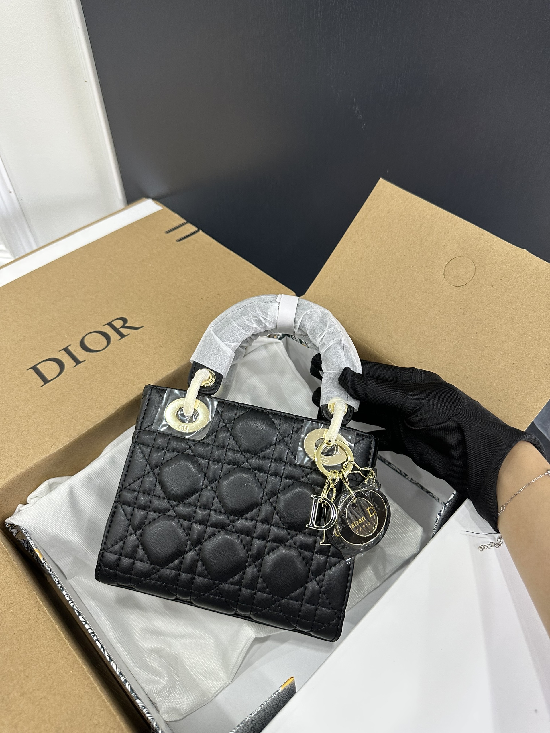 Túi Mini Lady Dior da lambskin màu đen