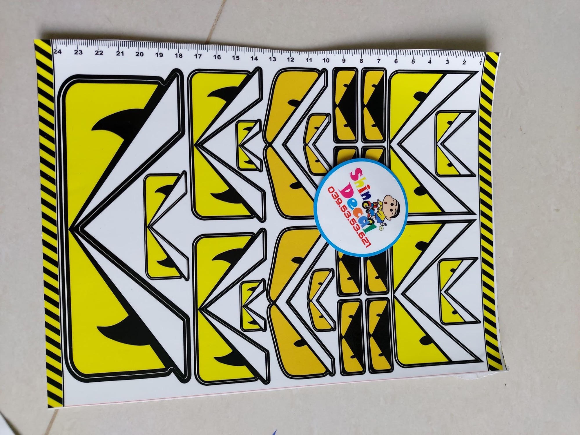 Set tem logo sticker mắt Fendi vàng các loại