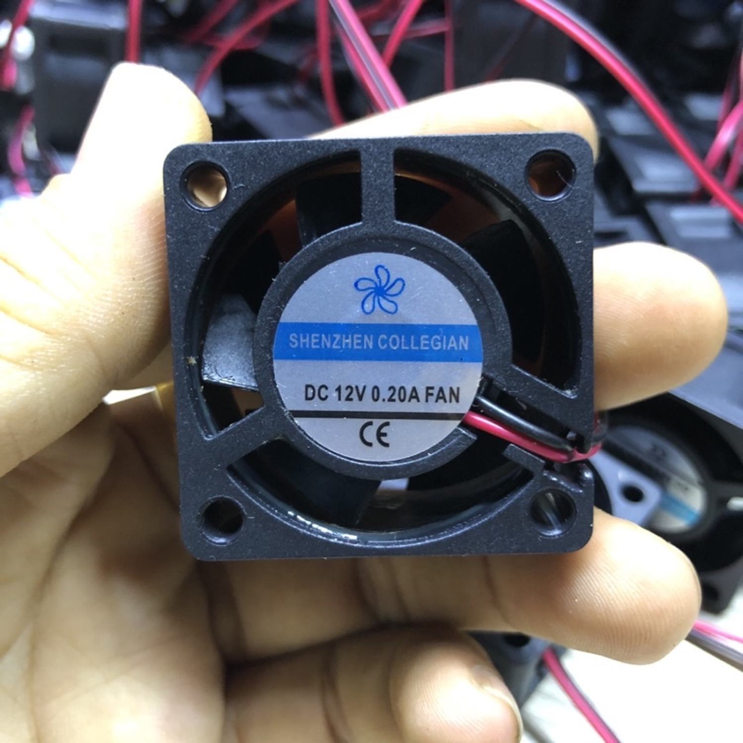 Quạt tản nhiệt 12v/0.2a kích thước 4x4x2cm