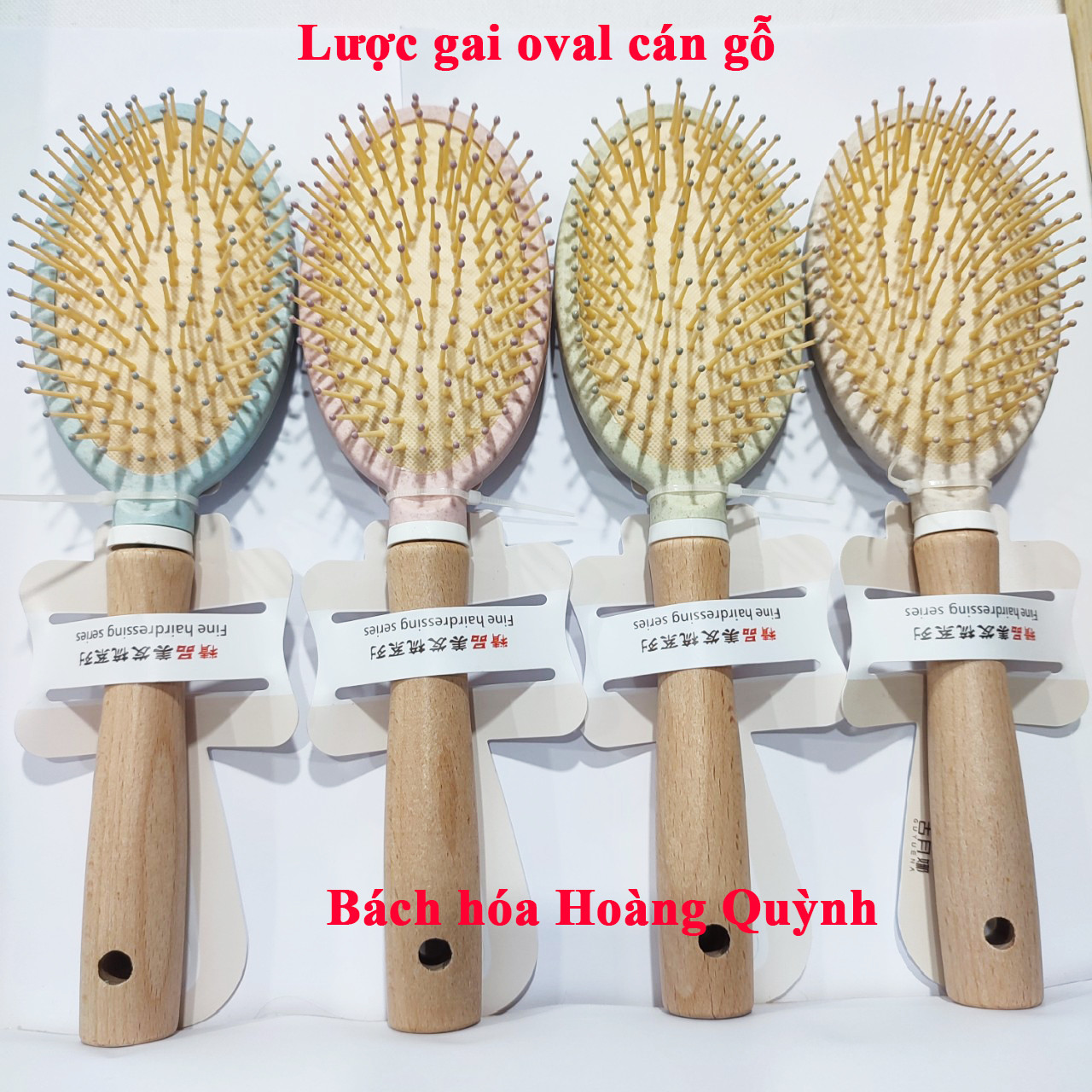 Lược gai gỡ rối tóc, tạo kiểu tóc, massage da đầu loại OVAL cán gỗ xinh xắn