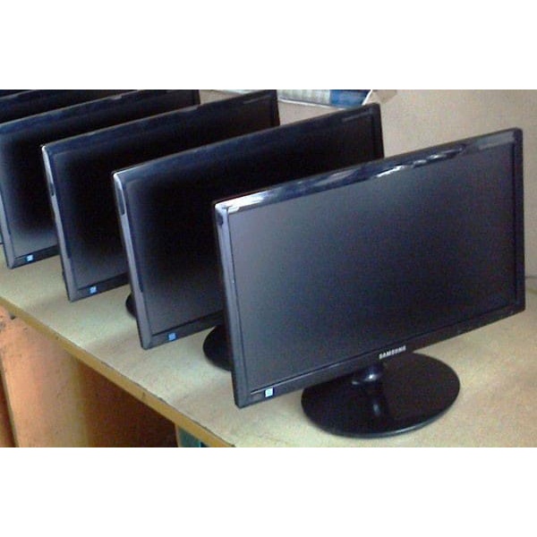 Màn hình lcd 17 19 inch đủ cáp nguồn cáp vga