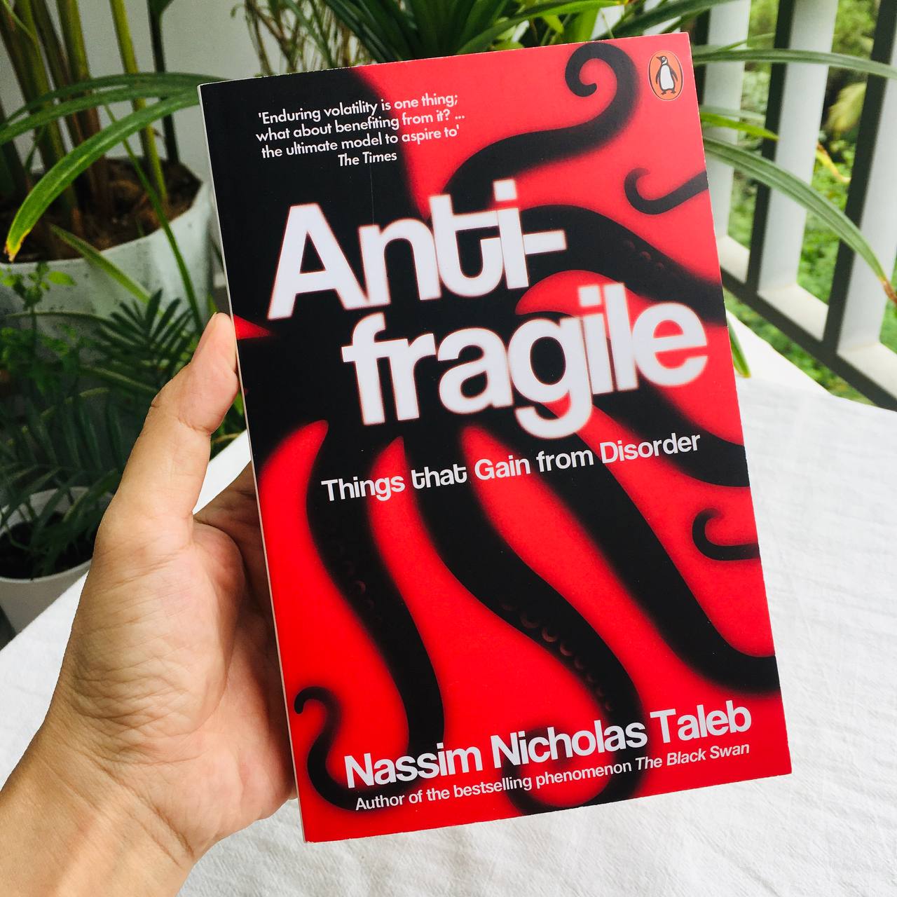Sách Antifragile : Things that Gain from Disorder (Paperback) (ISBN 9780141038223)