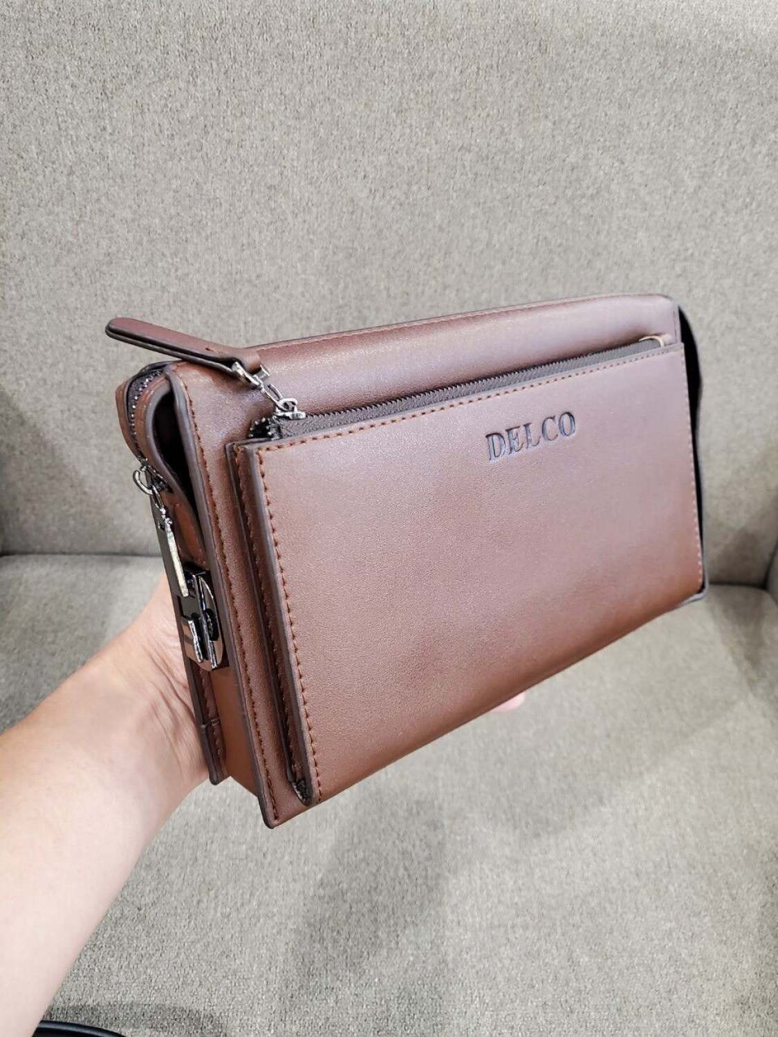 Ví cầm tay delco 542. ví bóp da cầm tay khoá số cao cấp.