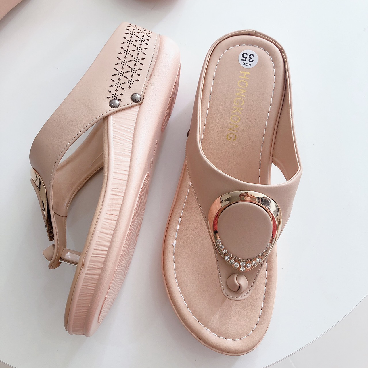 Dép & Guốc đế xuồng cao 5cm, quai kẹp gắn khóa đính xoàn sang trọng, đế PU nhẹ nhàng êm chân chuẩn size