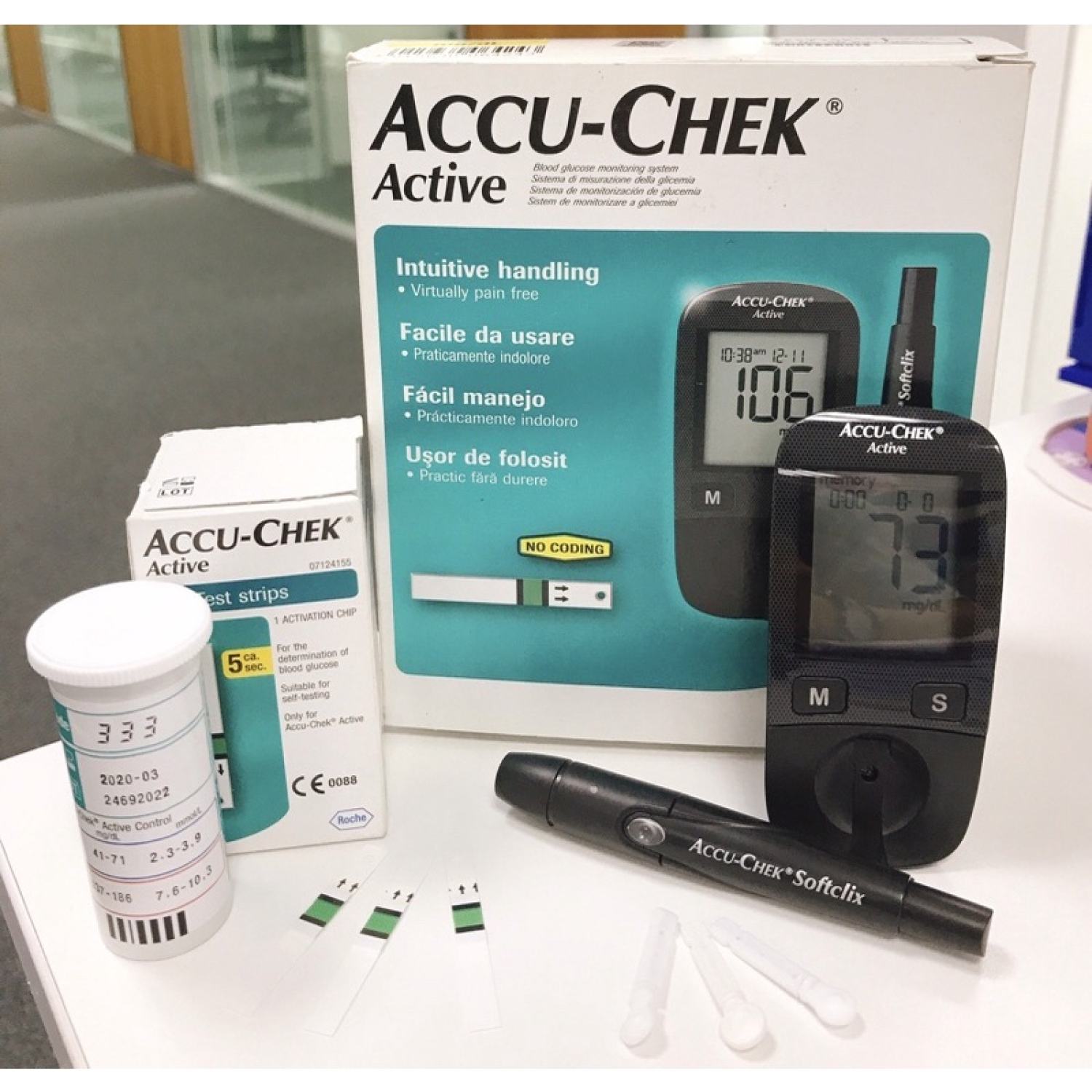 Máy đo đường huyết Accuchek Active có 10 que