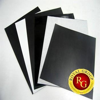 Nam châm dẻo khổ A4 có keo, 1 set 5 tờ, 2 loại dày 0,5mm và 0,75mm