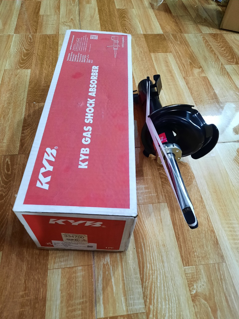 Phuộc trước phải mazda 3 1.6 2.0 vn mazda 3 1.6 2.0 nhập mazda5 mã kyb 334700