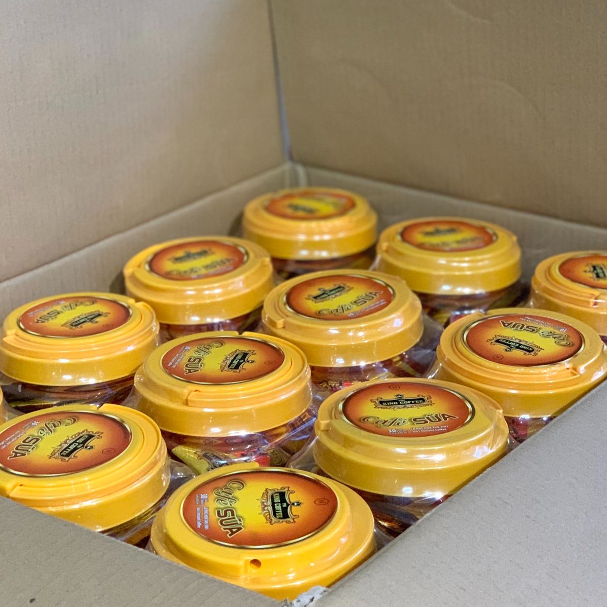 12 HỘP(HŨ) CÀ PHÊ SỮA KING COFFEE 3IN1 - CAFE SỮA NGON NHẤT CỦA KING COFFEE( HŨ 30 GÓI)