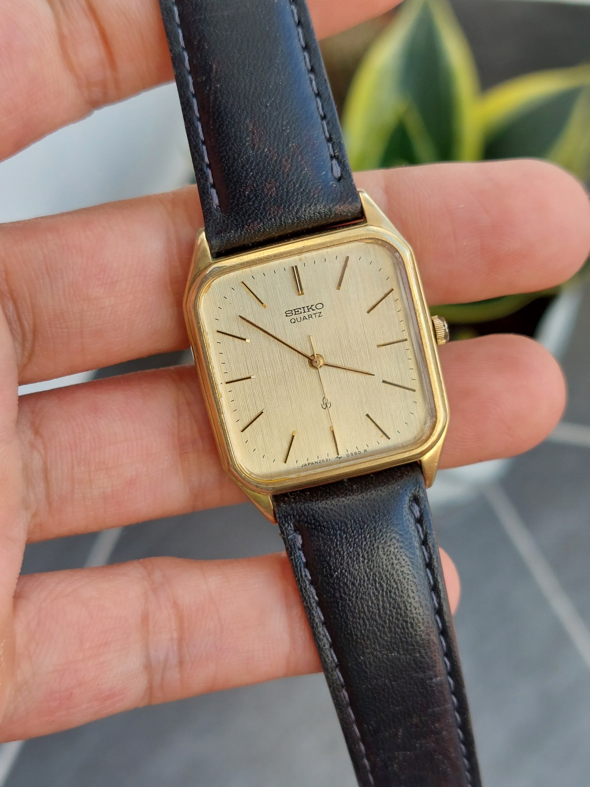 Đồng hồ xưa nam Seiko mặt tank vàng chạy pin hàng Si