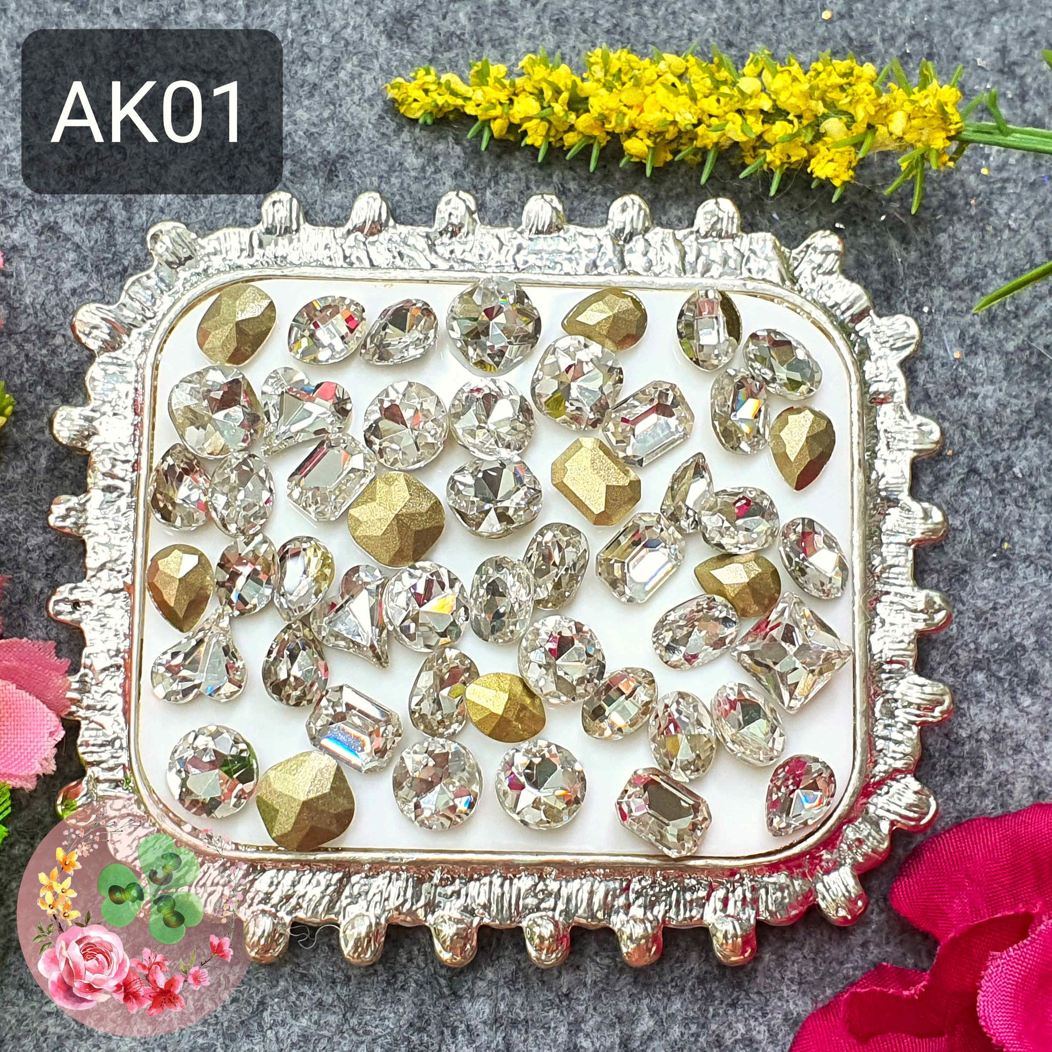 [HCM]Mix size 8mm - Màu AK01 màu trắng trong. Đá khối chân nhọn size nhỏ siêu bắt sáng đính dán móng.