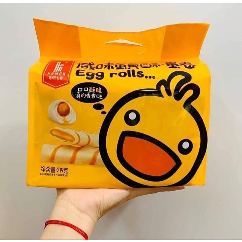 Bánh xốp giòn nhân trứng muối Kaman Egg Roll 45k/ gói