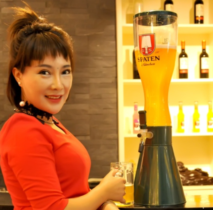 Tháp bia 3L, màu siêu đẹp, giúp cuộc vui của bạn thêm phấn khích