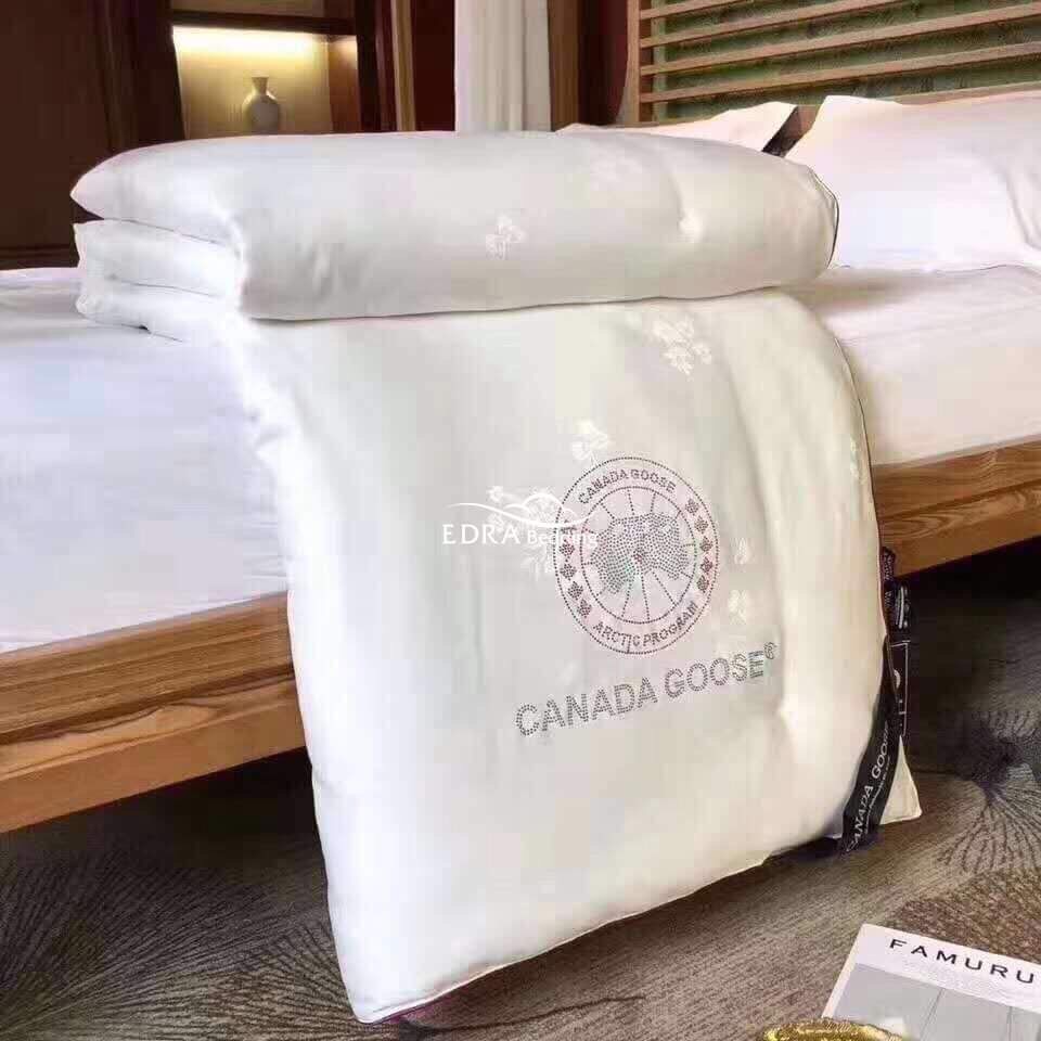 CHĂN TƠ TẰM CANADA RỘNG ĐẸP chất liệu mềm mịn cực mát, đường may lượn sóng đầy đủ tem chính hãng, dễ dàng vệ sinh