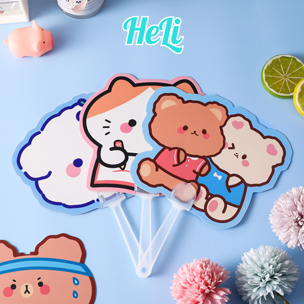 Quạt cầm tay mini hoạ tiết hoạt hình dễ thương loại nhựa