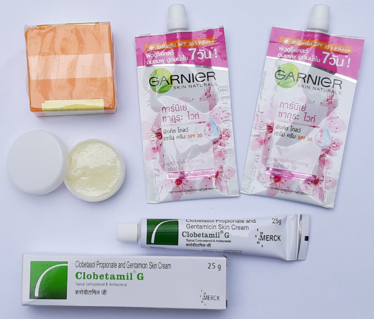 Kem nám Garnier Thái Lan dưỡng trắng da giảm thâm nám 5 món loại bỏ mụn đen