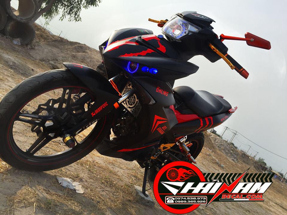 Tem Trùm Exciter 150 Đen Chỉ Đỏ Monster