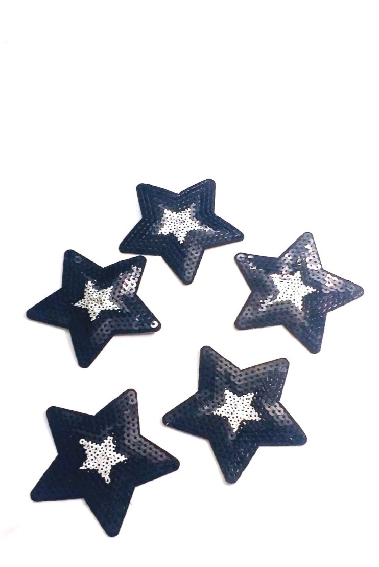 Hình kim sa ủi nhiệt lên áo. logo nhỏ