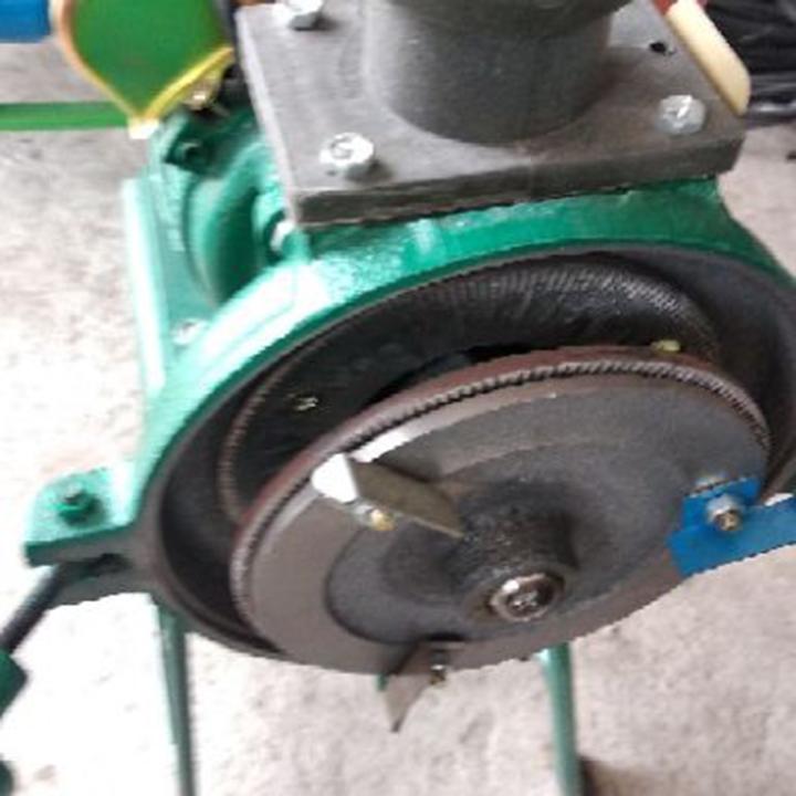 Máy nghiền bột khô, máy xay bôt khô đá gang