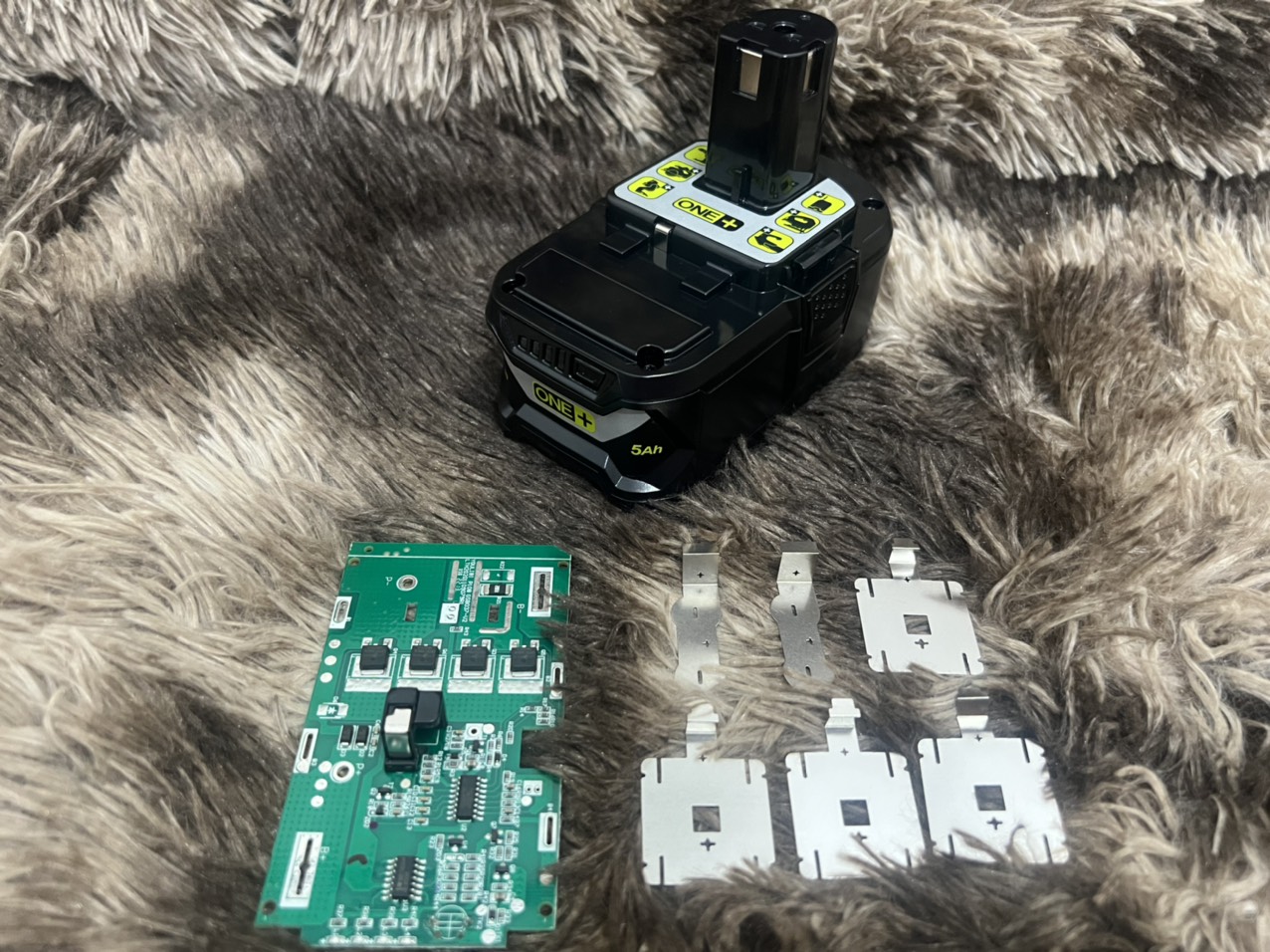 Vỏ mạch ryobi 18v 5s 2p pin lion, nhận sạc zin.