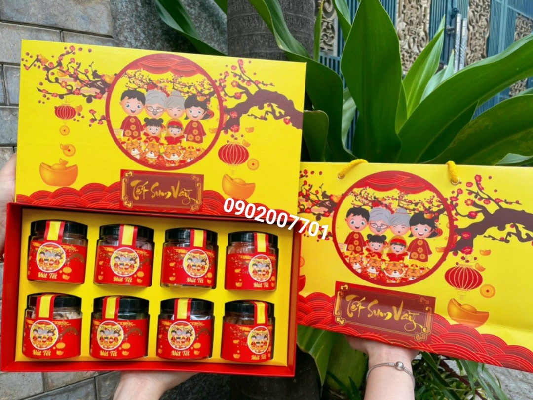 [ HỘP QUÀ TẾT TẾT SUM VẦY CAO CẤP] HỘP 8 HỦ MỨT TẾT CAO CẤP MIX 8 VỊ THƠM NGON, THÍCH HỘP BIẾU, LÀM QUÀ- TẾT - QUÀ TẾT-HỘP QUÀ TẾT-ĐỒ ĂN VẶT