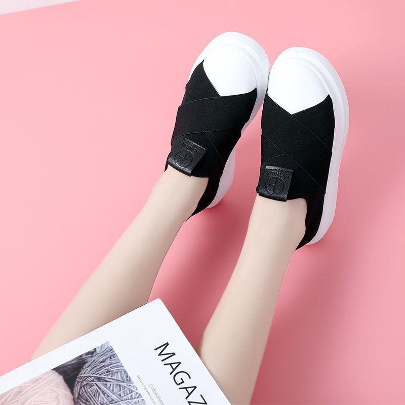 Giày slipon nữ mũi trắng đế êm 3p