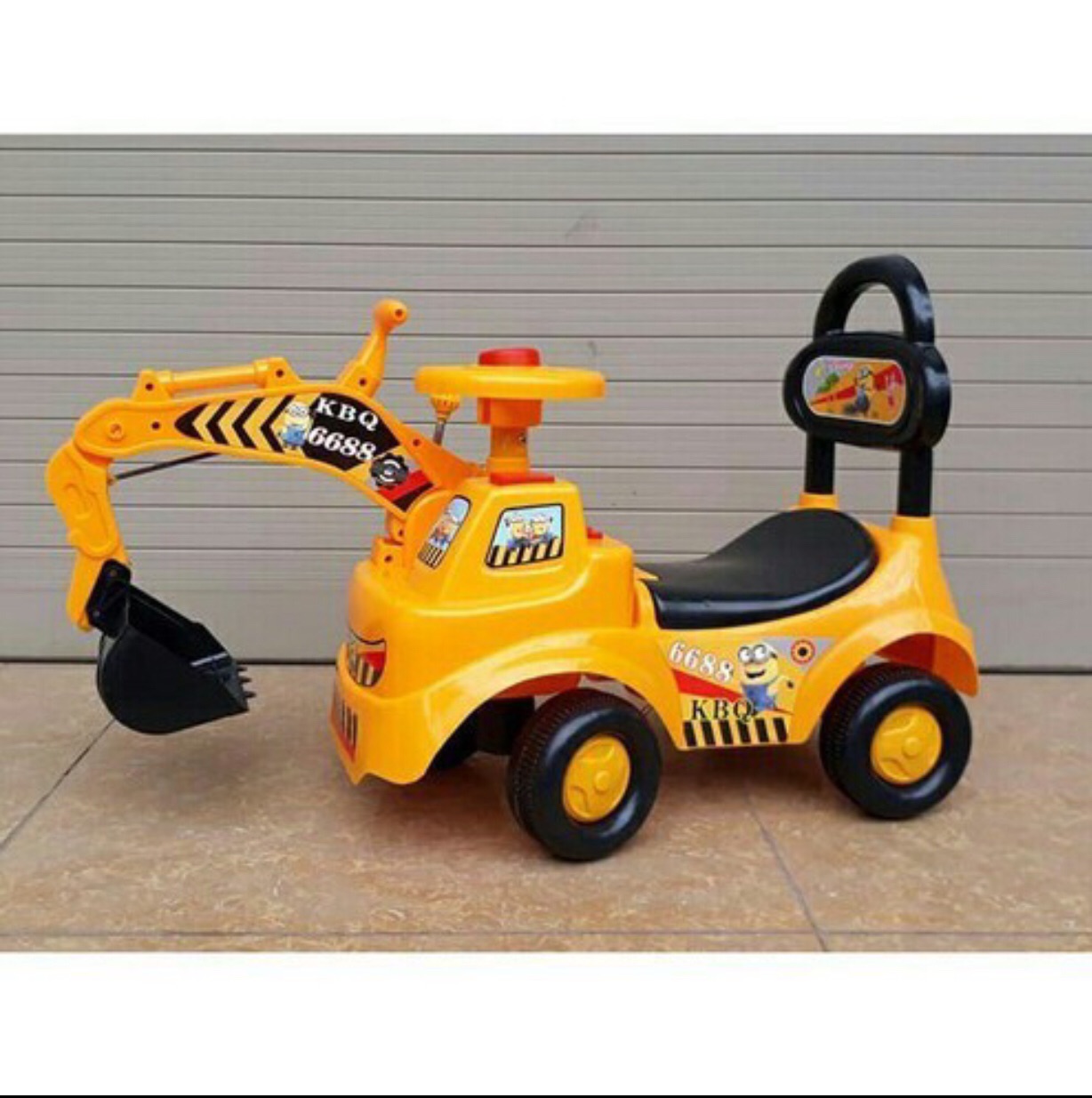 Xe cẩu chòi chân có nhạc , còi , tựa lưng, thùng đồ