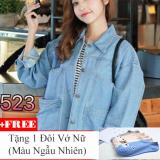 Áo Khoác Jean Nữ (Xanh Nhạt) + 1 Đôi Vớ Nữ (Màu Ngẫu Nhiên)