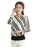 Áo kiểu sơ mi sọc xéo phối bo tay dài