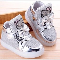 Nơi Bán Giày trẻ em bata Kitty đèn SC010 (Bạc)  